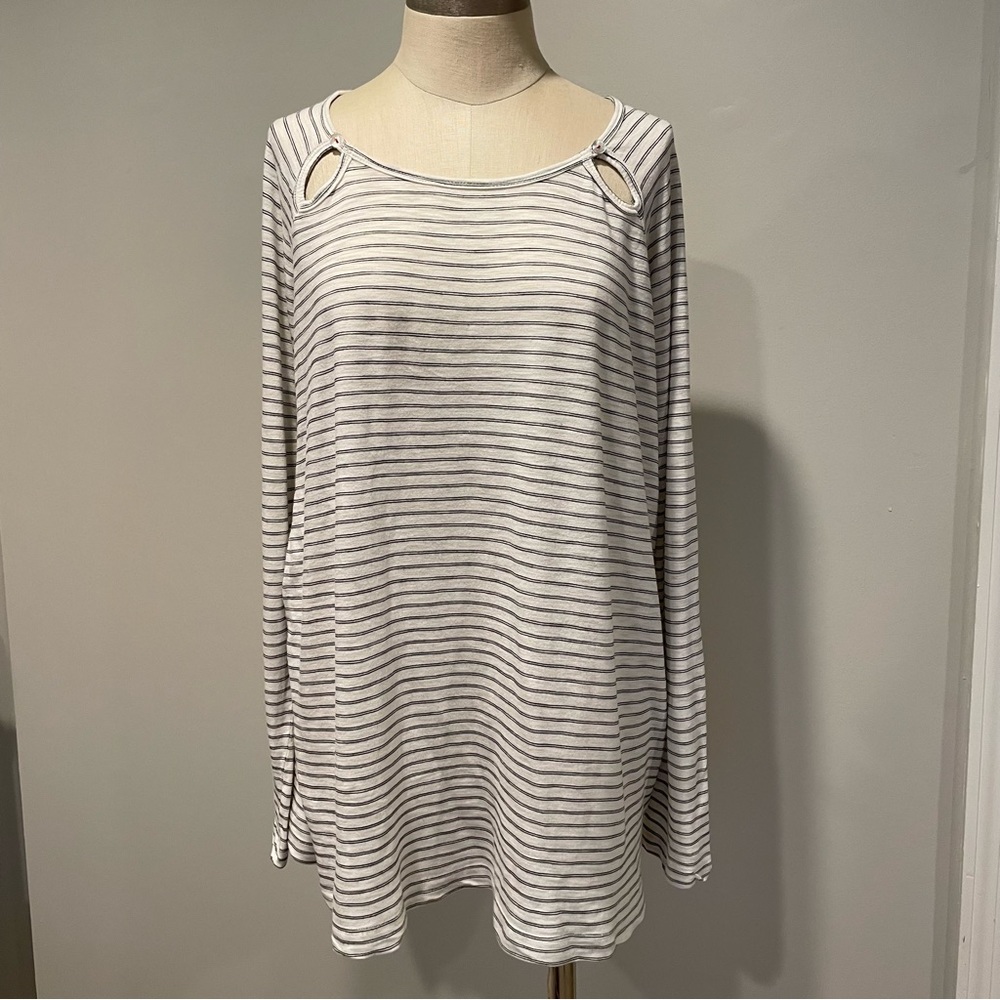 Anthropologie T. la montez long sleeve striped top size M.